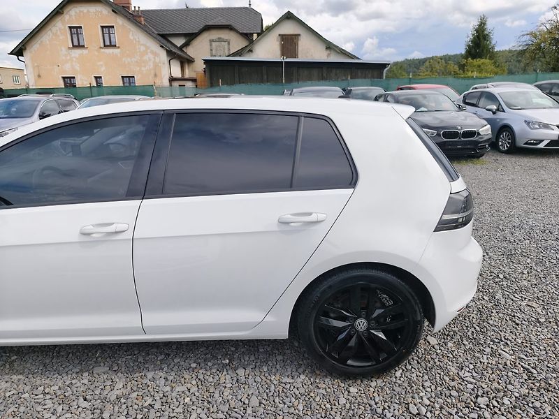 Volkswagen Golf (2014) - fotka 22 z 42
