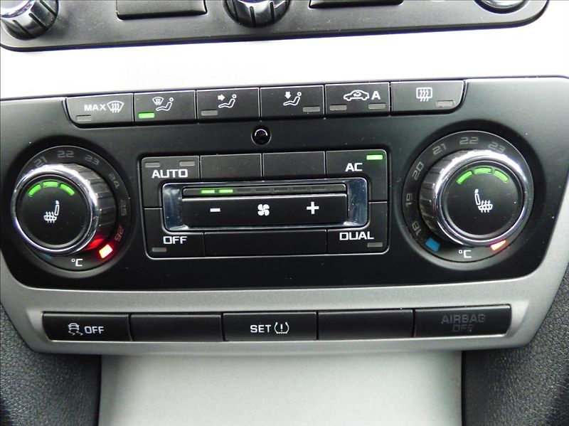 Škoda Octavia 2,0 TDI,4x4,Xenon,Elegance Edi - fotka 35 z 53