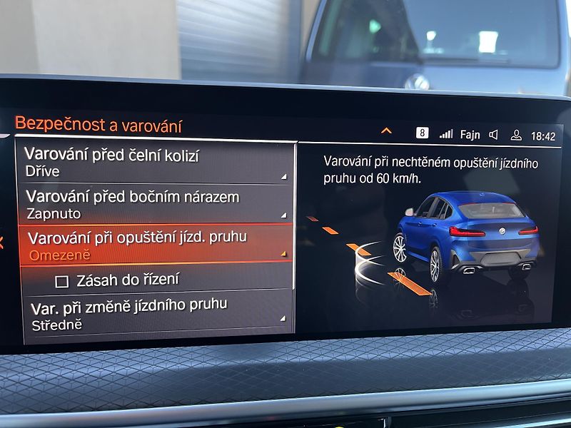 BMW X4 (2024) 3.0xD ///M 210Kw,webasto,ACC - fotka 37 z 51