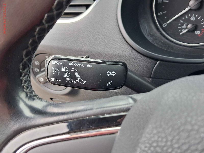 Škoda Octavia (2015) 2.0 TDi, ČR, AC, výhřev sed - fotka 12 z 19