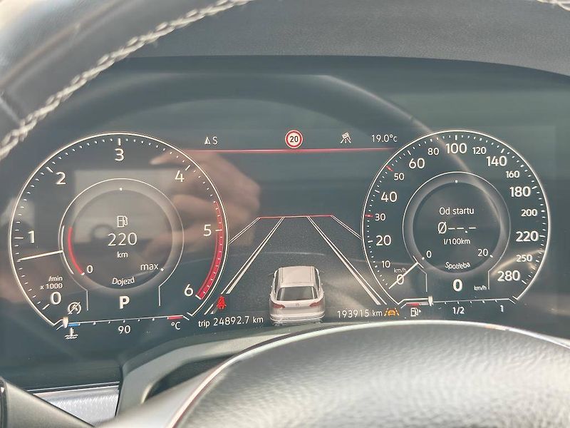 Volkswagen Touareg R-Line 8TT 4Motion 3,0TDI V6 - fotka 13 z 30