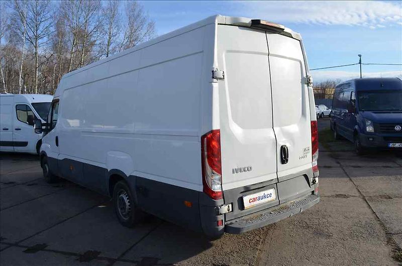 Iveco Ostatní (2018) 35S12 2,3 D - fotka 6 z 23