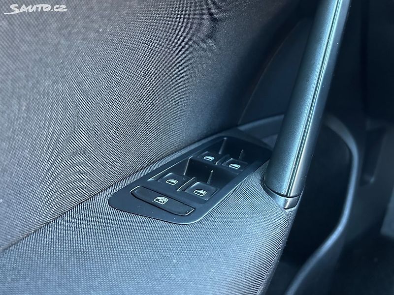 Volkswagen Golf (2015) 1.6 TDi 81KW servisni kniha - fotka 24 z 44