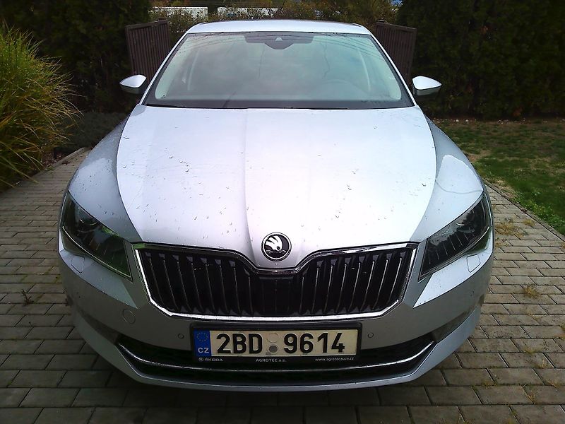 Škoda Superb 2.0 TDi Style 4x4 - fotka 8 z 22