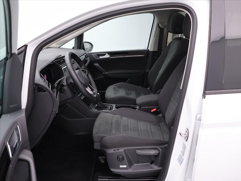 Volkswagen Touran 2,0 TDI DSG R-Line 1.Maj DPH - fotka 12 z 34