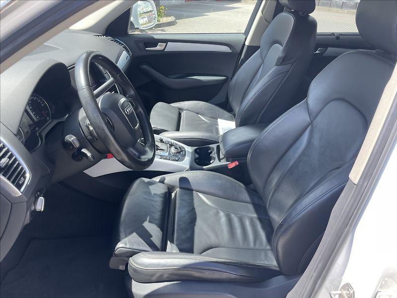 Audi Q5 3,0 TDi Quattro S-Line CZauto - fotka 7 z 44