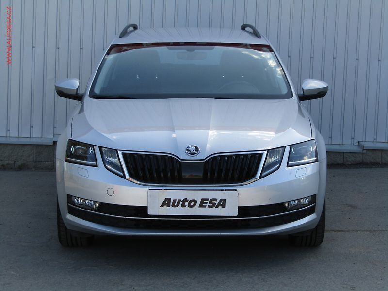 Škoda Octavia (2018) 2.0 TDi, ČR, Style, STK2/28 - fotka 2 z 20