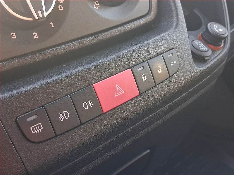 Citroën Jumper (2012) 2.2 HDi, L2H2, 1.0t, ČR - fotka 17 z 19