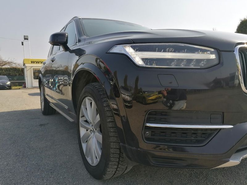 Volvo XC90 (2015) D5 AWD 7-míst Bowers & Wilkins - fotka 28 z 33