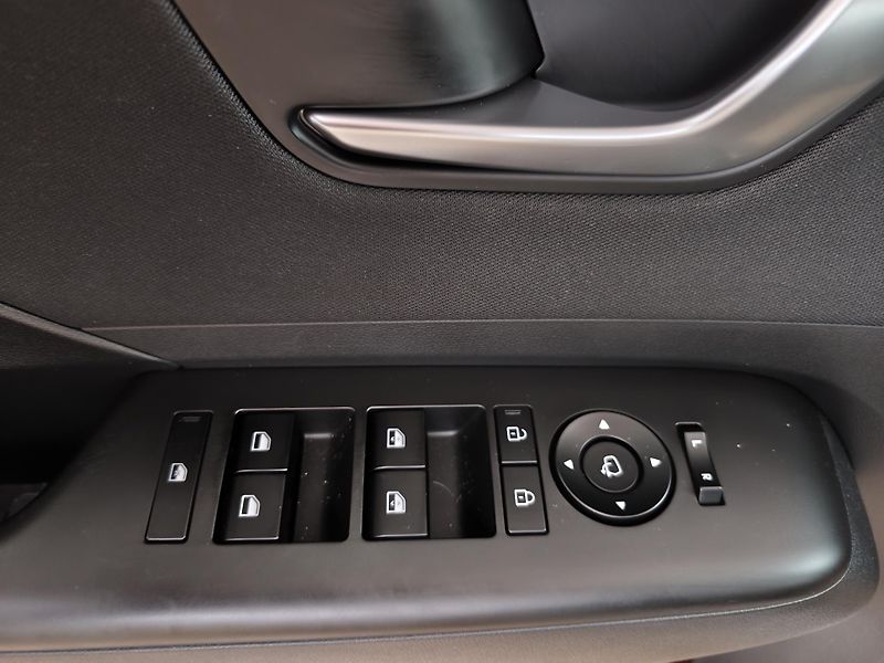 Hyundai Kona (2025) 1.6T-GDi 103kW SMART MT - fotka 14 z 25