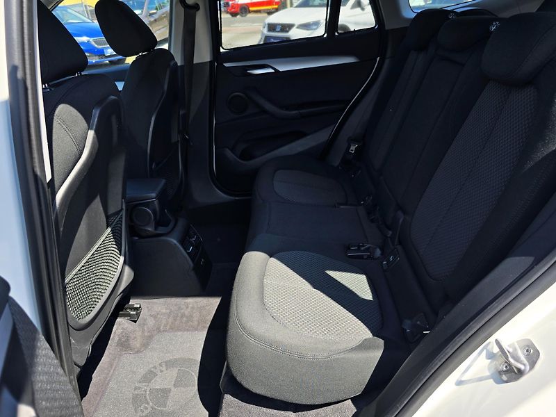 BMW X1 sDrive18d NAVI LED TOP STAV ČR - fotka 17 z 29