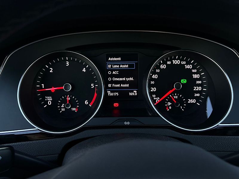 Volkswagen Passat - fotka 29 z 50