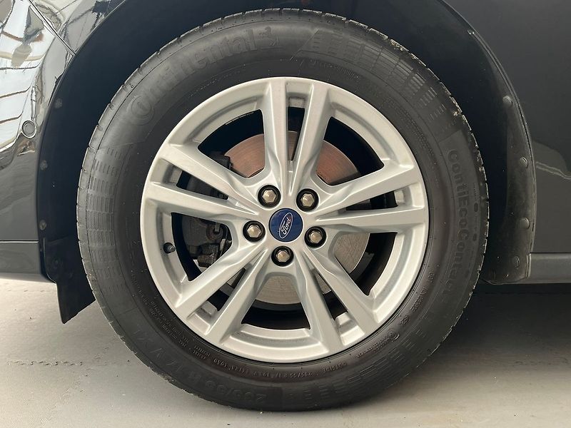 Ford Galaxy 2.0 EB Titanium manuál nez.top - fotka 49 z 70