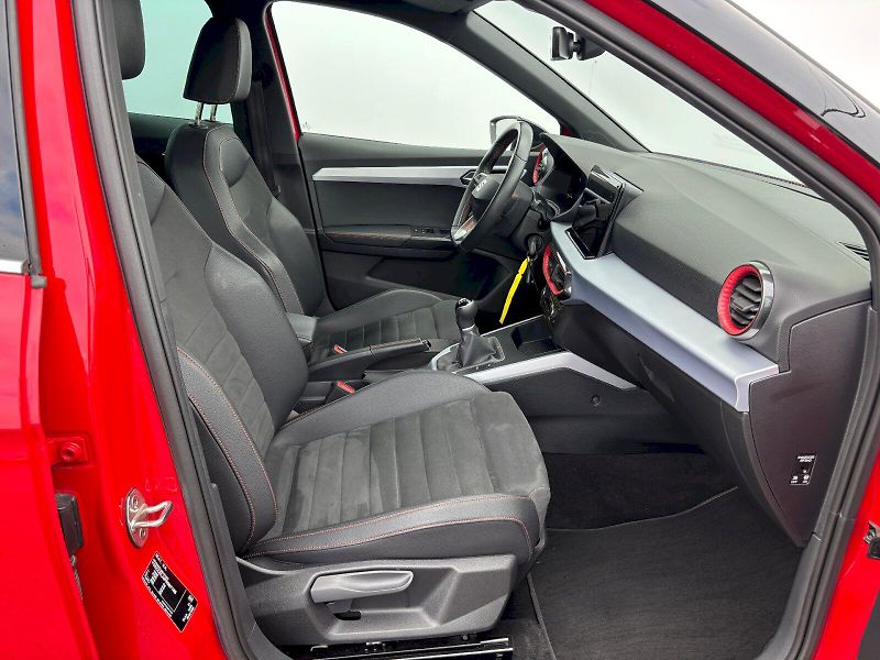 Seat Arona (2023) 1.0TSI 81kW FR ACC - fotka 27 z 35