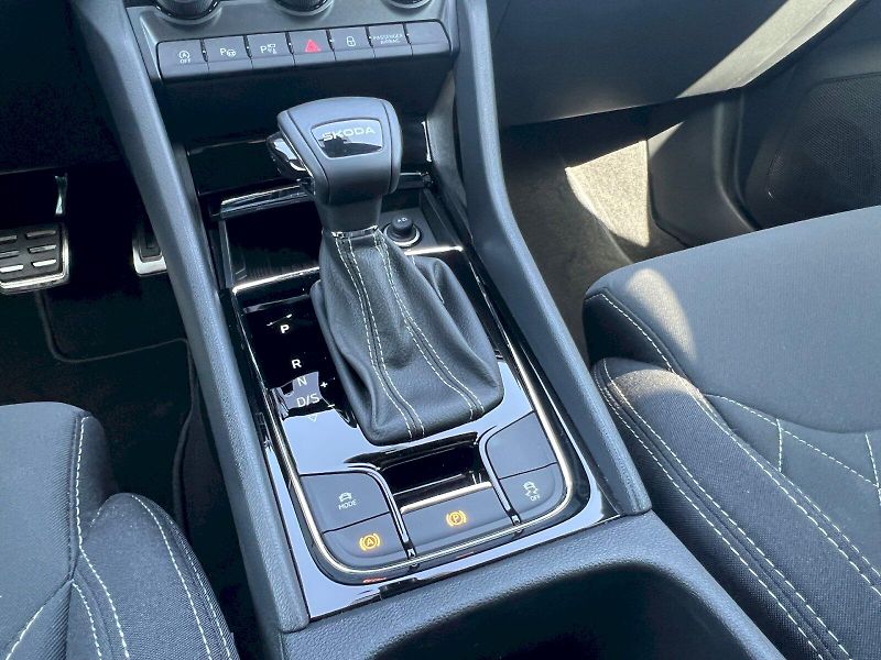Škoda Karoq (2025) Sportline 1.5TSi 110kW 7°autom - fotka 31 z 33