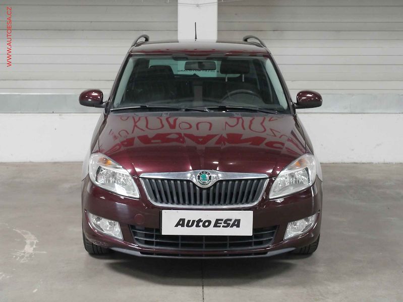 Škoda Fabia (2012) 1.2, 2.maj,ČR, AC, temp - fotka 2 z 16