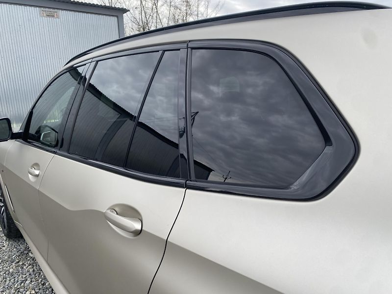 BMW X5 M50XD 4x4 400PS CZ DPH FULL 1A - fotka 31 z 171