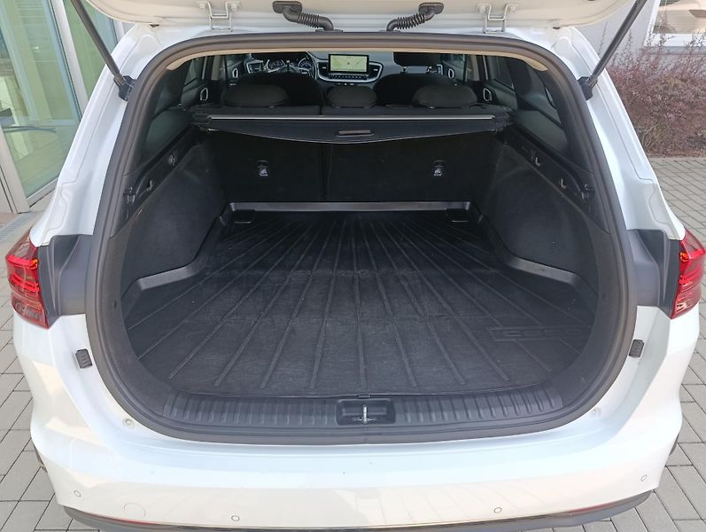 Kia Ceed (2021) 1.6 CRDi 7DCT  Top - fotka 7 z 12