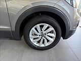 Volkswagen T-Cross 1,0   TSI 81kW,DSG,1.MAJ,SERVI - náhled 28