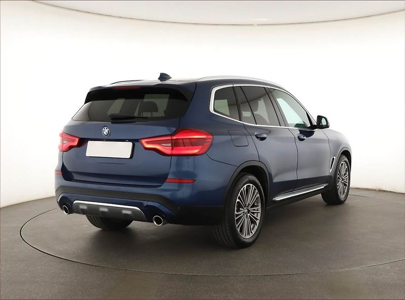 BMW X3 (2018) Luxury line xDrive20d - fotka 5 z 20