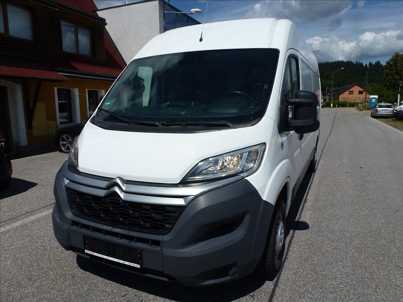 Citroën Jumper 2,0 BlueHDi 130 Plus 33 L3H2 - fotka 3 z 51