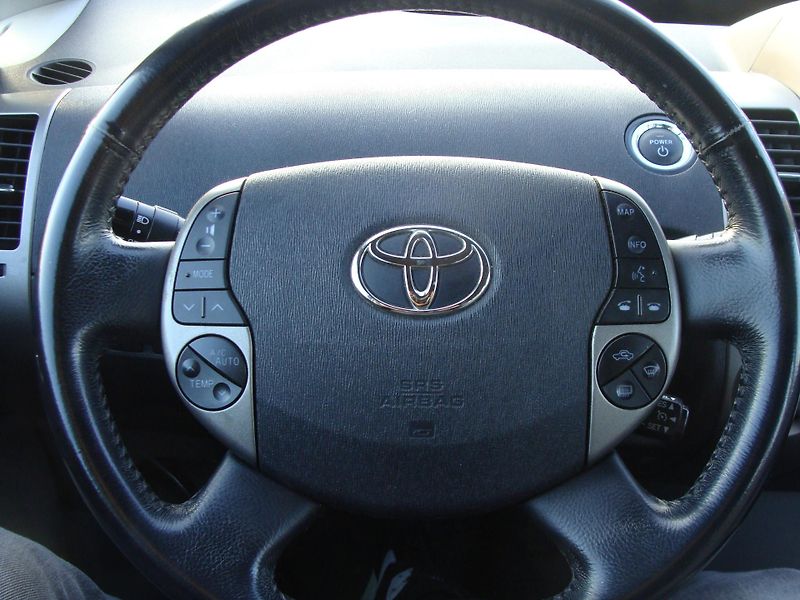 Toyota Prius 1.5i/E, 57 kW, REZERVACE - fotka 15 z 30