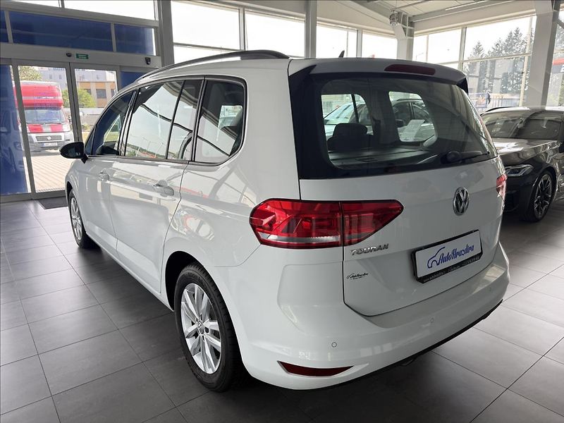 Volkswagen Touran 1,2   TSI,COMFORTLINE,SERVISKA - fotka 4 z 22