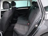 Volkswagen Passat 2,0 TDI 110kW DSG LED 1.Maj - náhled 15