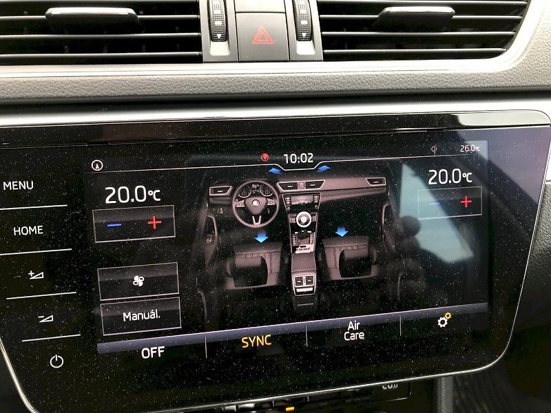 Škoda Superb (2018) GRT AMB TD 110/2.0 A7F - fotka 24 z 26