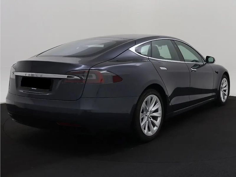 Tesla Model S 90D AWD 311kW SOH 88% - fotka 2 z 11