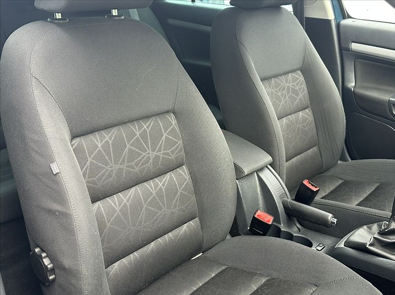 Škoda Octavia 1,8 TSI 152PS  II FL Family - fotka 16 z 44