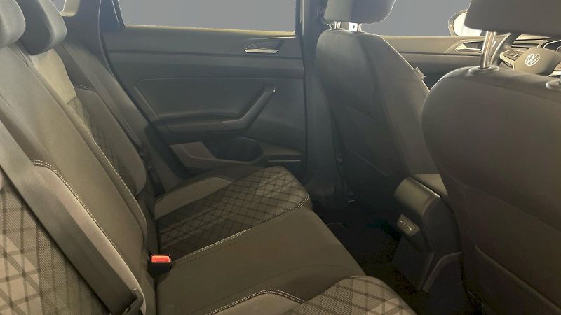Volkswagen Taigo (2025) R-Line 1,0TSI 85kW - fotka 12 z 30