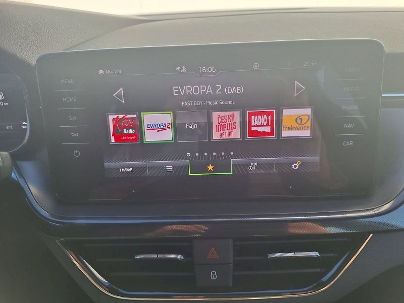 Škoda Kamiq (2021) 1.0 TSI / 81 kW / 7DSG / STYLE - fotka 23 z 35