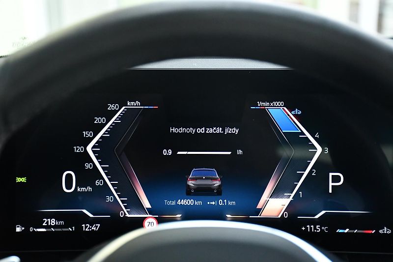 BMW Řada 3 320d xDrive MSPORT ČR 3LZÁRUKA - fotka 42 z 47
