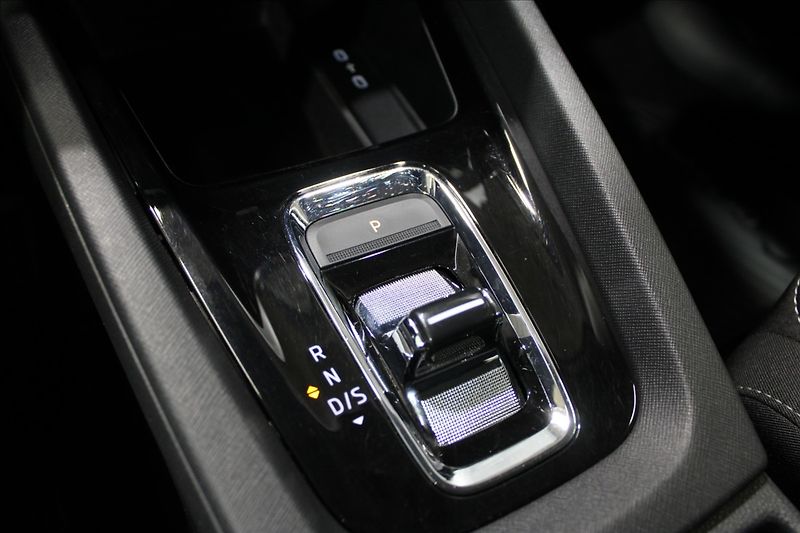 Škoda Octavia 2,0 TDI DSG style 1.majitel CZ - fotka 26 z 32