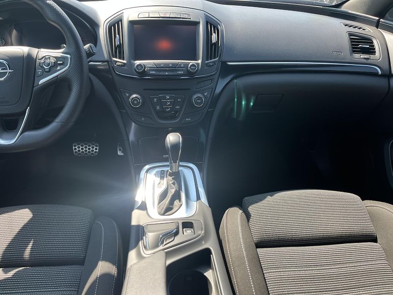 Opel Insignia (2015) 2.0CDTI 120KwAT Virtual cocpit - fotka 21 z 29