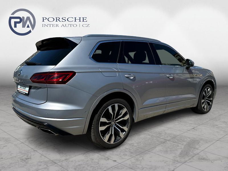 Volkswagen Touareg 3,0TDi 210kW R-line - fotka 6 z 23