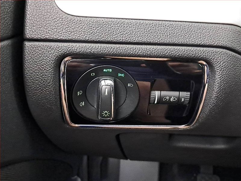 Škoda Superb (2014) 2.0 TDI, Navi, Tempomat - fotka 19 z 20