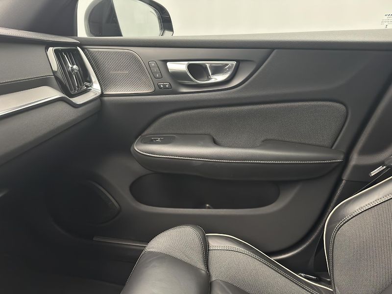 Volvo S60 B5 AWD ULTIMATE CZ 1.maj - fotka 31 z 48
