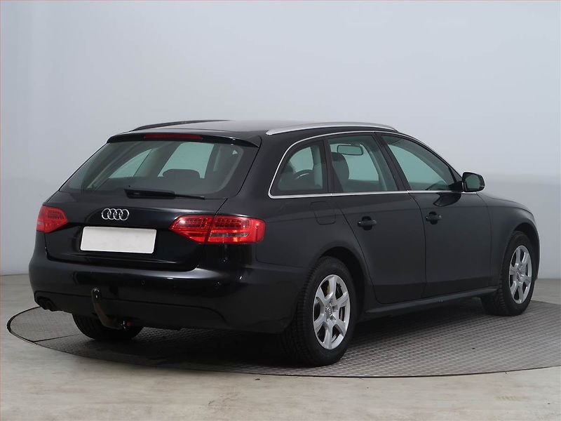 Audi A4 (2010) 2.0 TDI, Automat, Serv.kniha - fotka 5 z 15