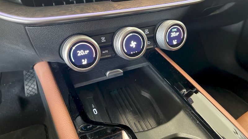 Škoda Superb (2025) Laurin&Klement 2.0TSI 195kW DS - fotka 36 z 36