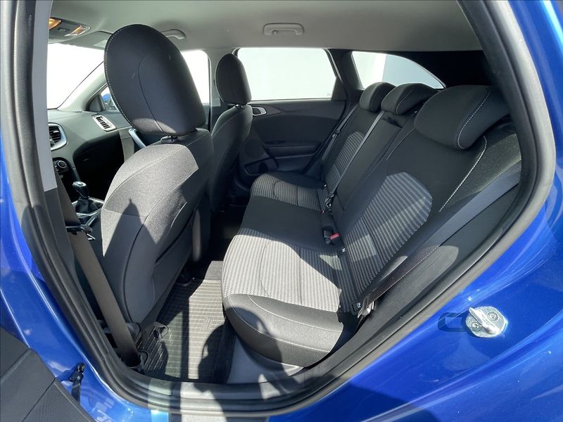 Kia Ceed 1,5 T-GDI Combi Top PDC  SW - fotka 15 z 22