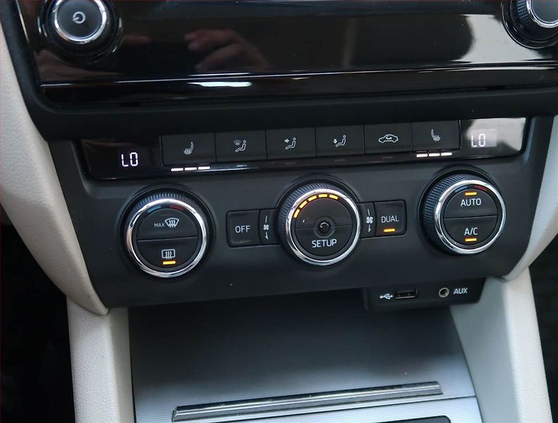 Škoda Octavia (2014) 1.6 TDI, Tempomat - fotka 17 z 21