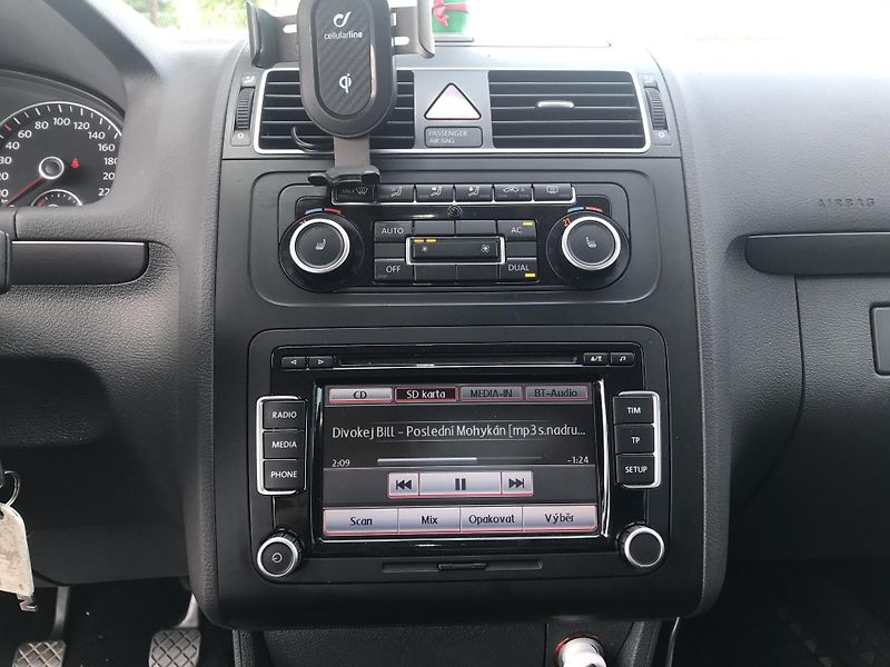 Volkswagen Touran 1.4 TSI 110 KW CNG/Benzín - fotka 15 z 18