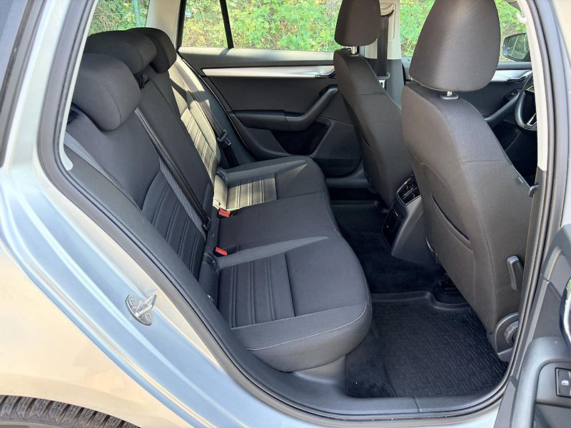 Škoda Octavia 2.0TDI 4x4 DSG - fotka 39 z 42