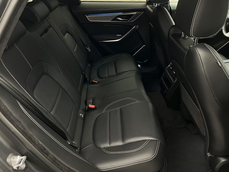 Jaguar F-Pace D200 R-DYNAMIC SE AWD AUT  - fotka 21 z 49