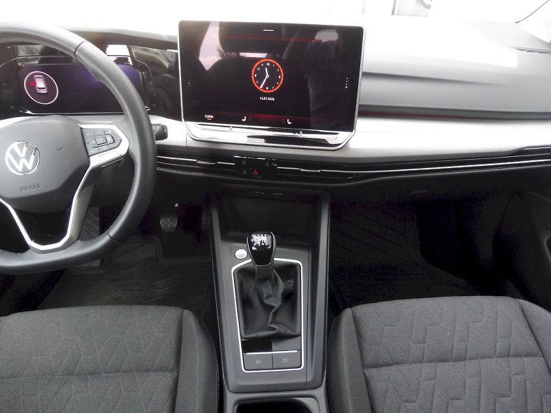 Volkswagen Golf (2025) People 1,5 TSI 85kW - fotka 11 z 26