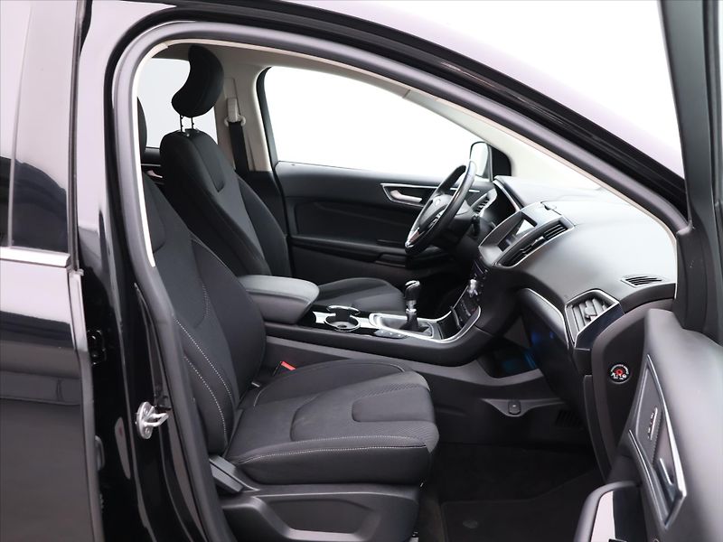 Ford Edge 2,0 TDCI 132kW AWD DPH - fotka 12 z 32