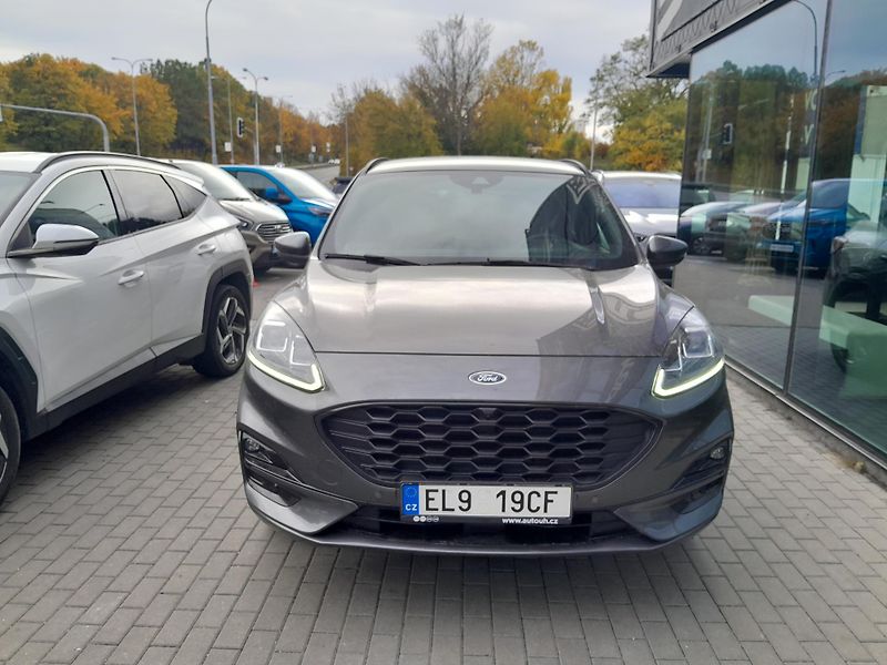 Ford Kuga ST-Line X PHEV, ČR, 1.MAJ - fotka 2 z 8