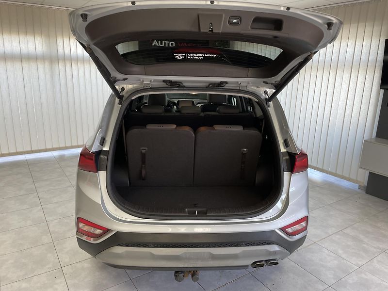 Hyundai Santa Fe 2.2 CRDi ČR AWD AT 7.MÍST LUXU - fotka 40 z 40
